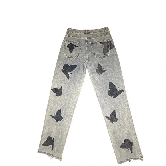 Adika women’s light wash ankle mom jeans with butterflies - Picture 4 of 7